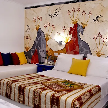 Black Sandy 3* Perissa (Santorini)