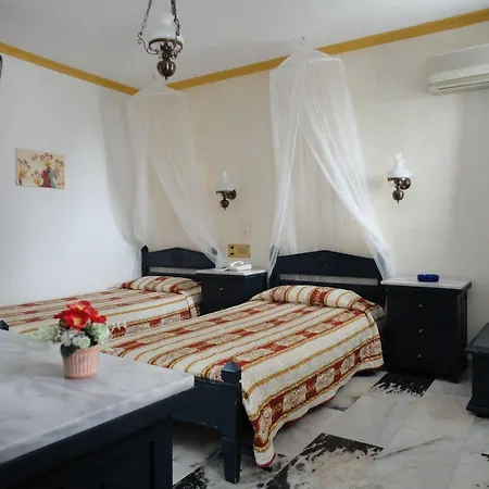 Black Sandy 3* Perissa (Santorini)